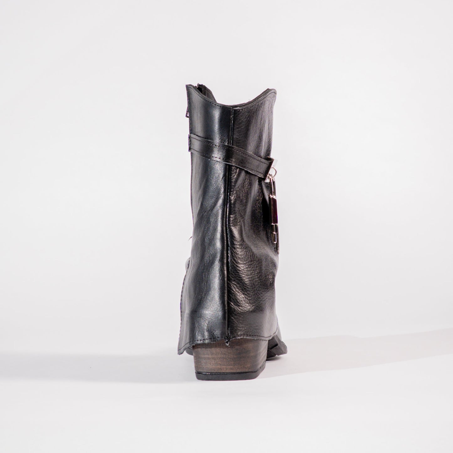 SELENE LOW — The Moon-Locked Short Texana