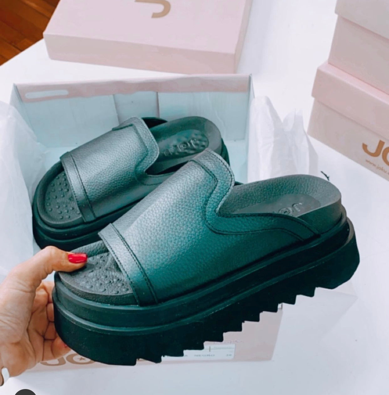 Venecia GENUINE LEATHER